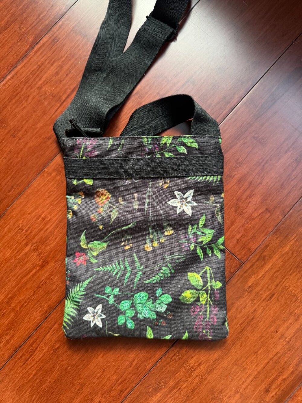 Dakine Jacky Crossbody Bag Woodland Floral Black Botanical Print